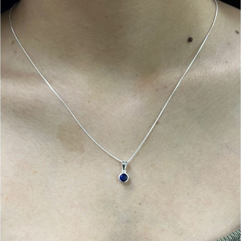 Collar Punto Luz Azul