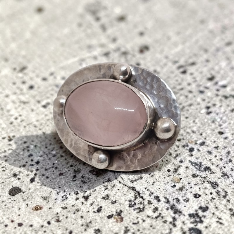 Anillo Cuarzo rosa oval
