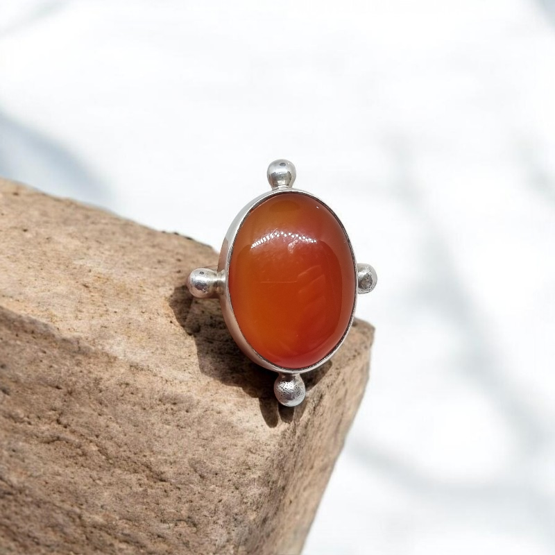 Anillo Cornalina esferas