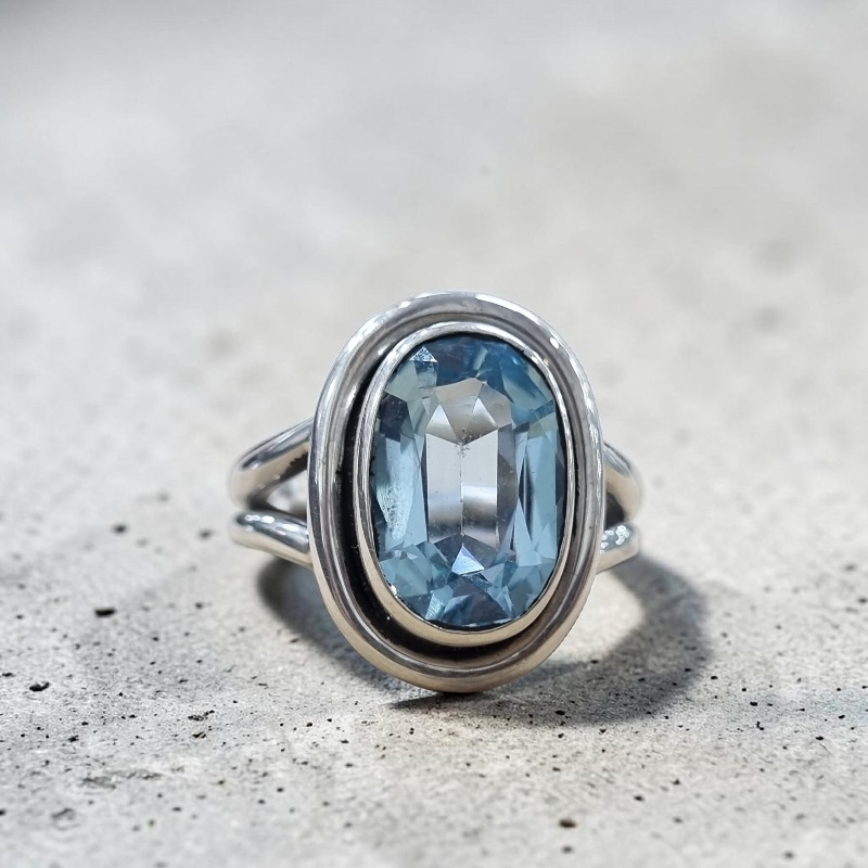 Anillo de Plata 950 y Topacio swiss