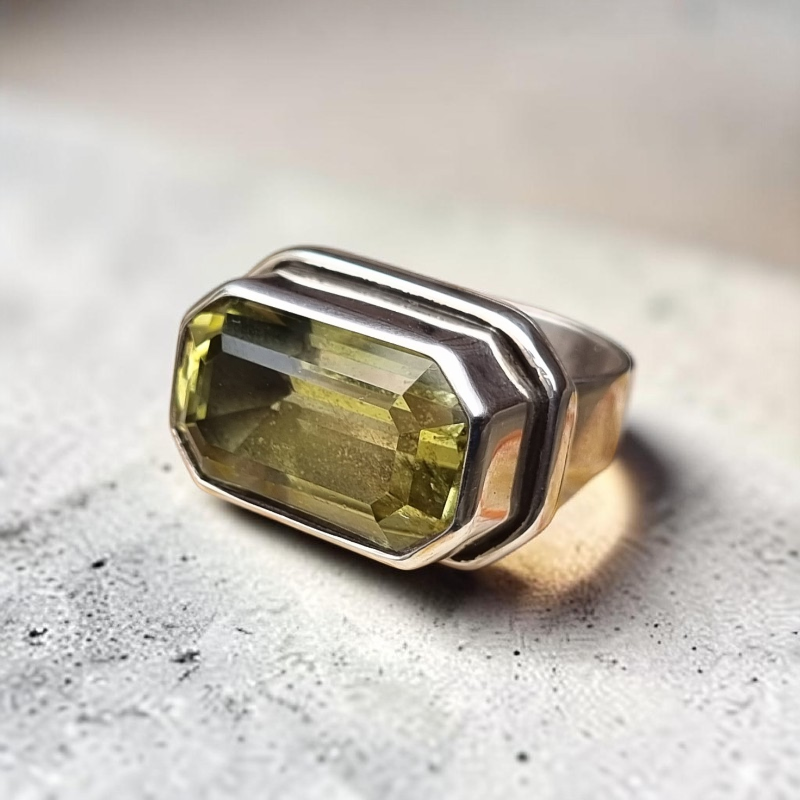 Anillo de Plata 950 y gran Cuarzo Lemon