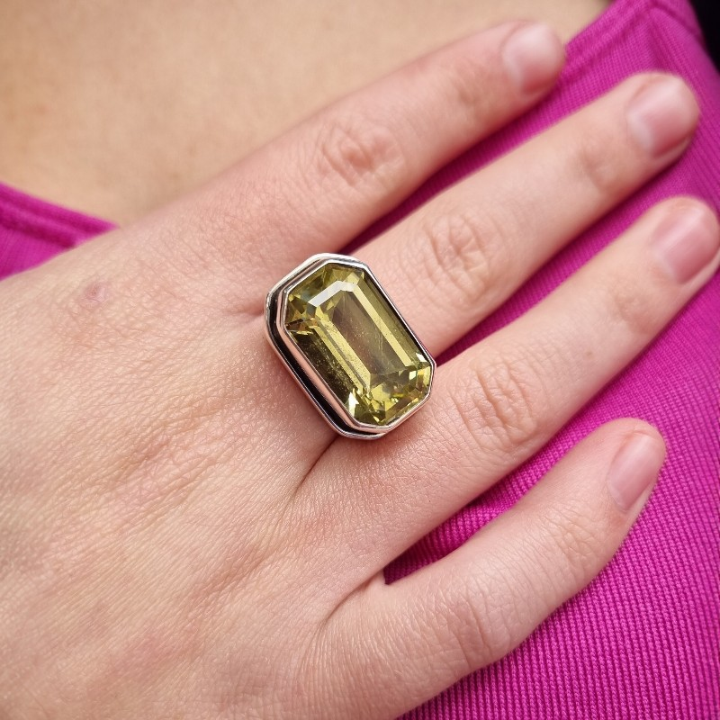 Anillo de Plata 950 y gran Cuarzo Lemon