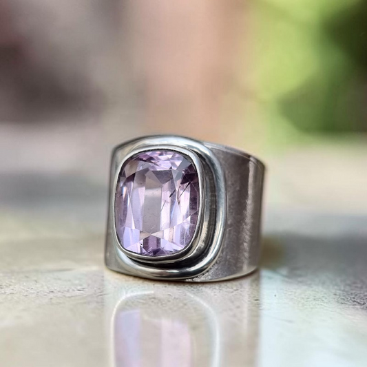 Anillo de Plata 950 y Kunzita Pink