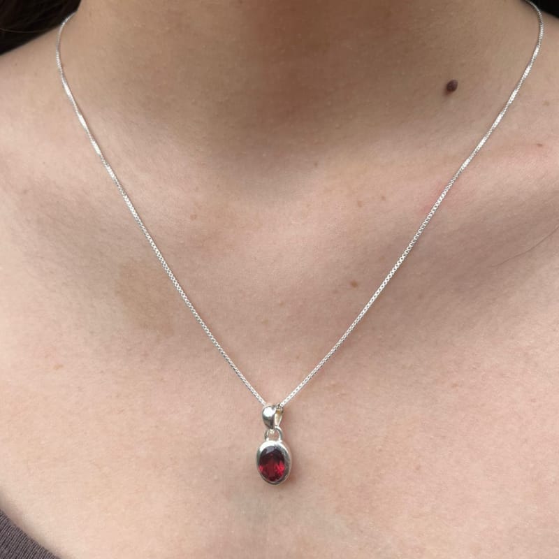 Colgante de Granate y Plata fina
