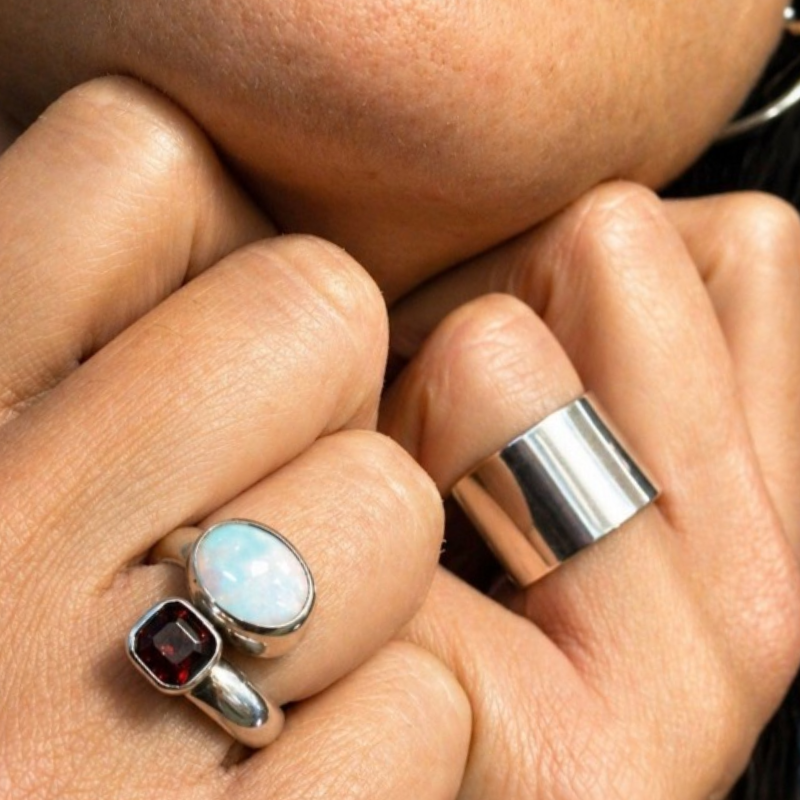 Anillo de Ópalo y Granate